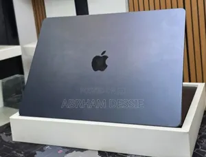 New Laptop Apple MacBook Air 2025 M4 15-Inch 16GB Apple M4 SSD 256GB