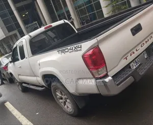 Toyota Tacoma 4dr Double Cab 2016 White