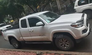 Toyota Tacoma 4dr Double Cab 2016 White