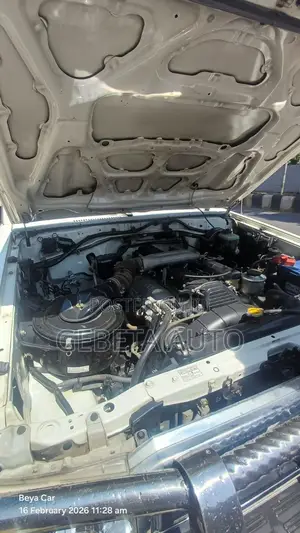 Toyota Land Cruiser 2015 White