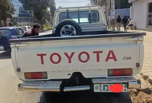 Toyota Land Cruiser 2015 White