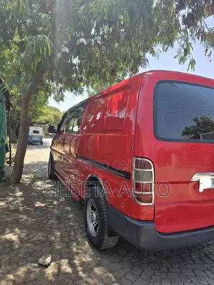 Toyota Vanguard 2006 Red