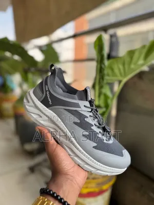 New Arrival Goupu Olo on Sneakers Made in Vietnam