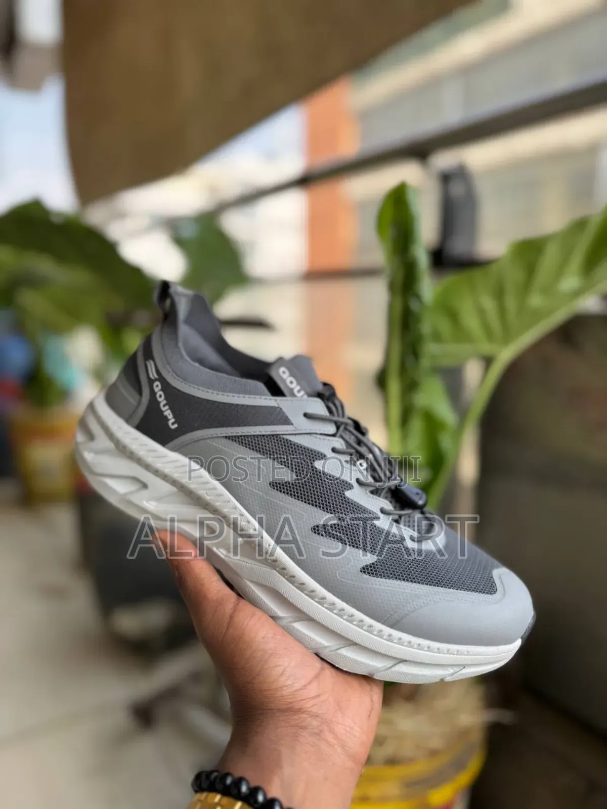 New Arrival Goupu Olo on Sneakers Made in Vietnam