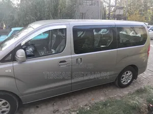 Hyundai Starex 2015 Silver