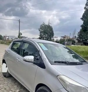 Toyota Yaris 2013 Silver