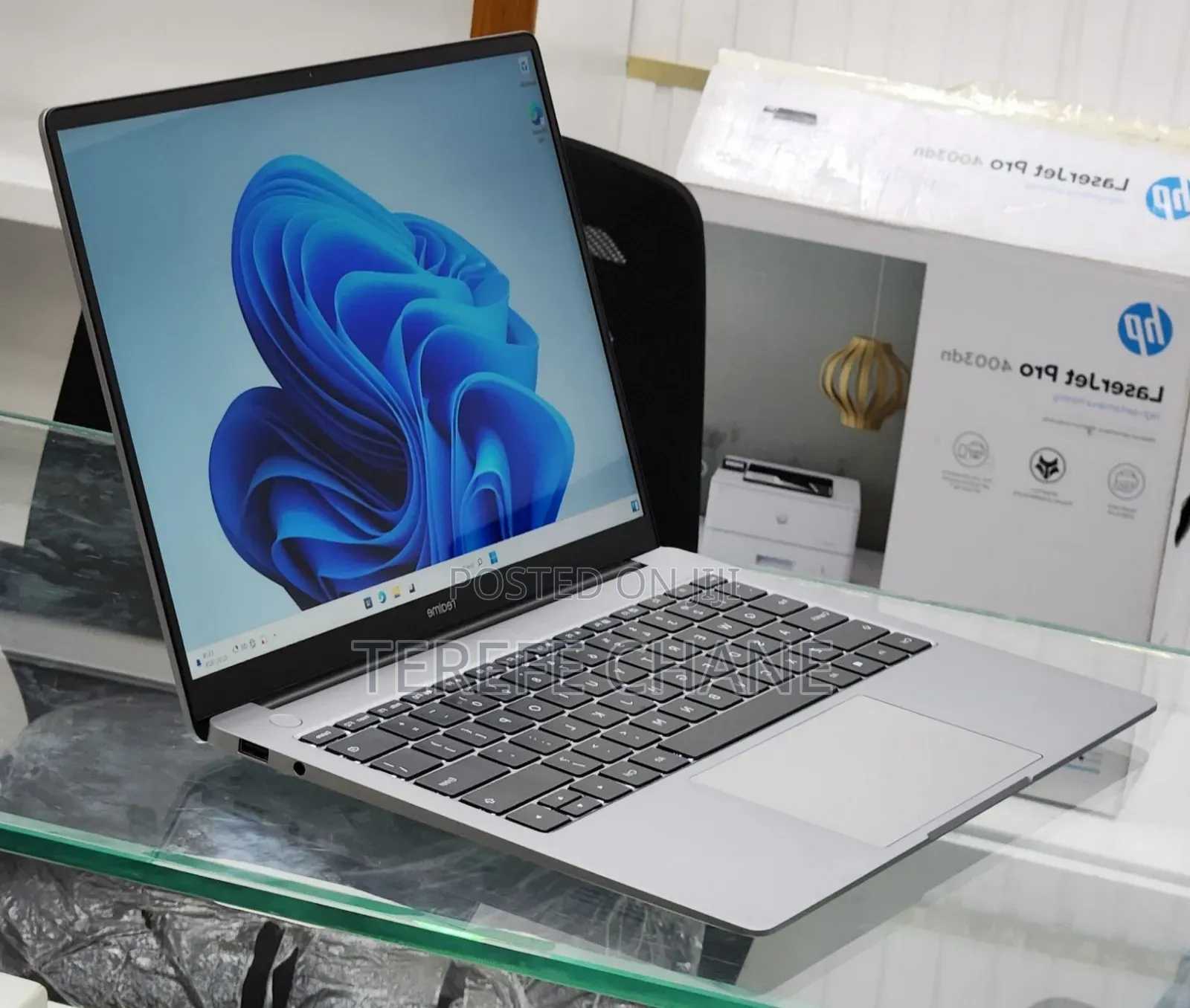 New Laptop 8GB Intel Core I7 SSD 512GB