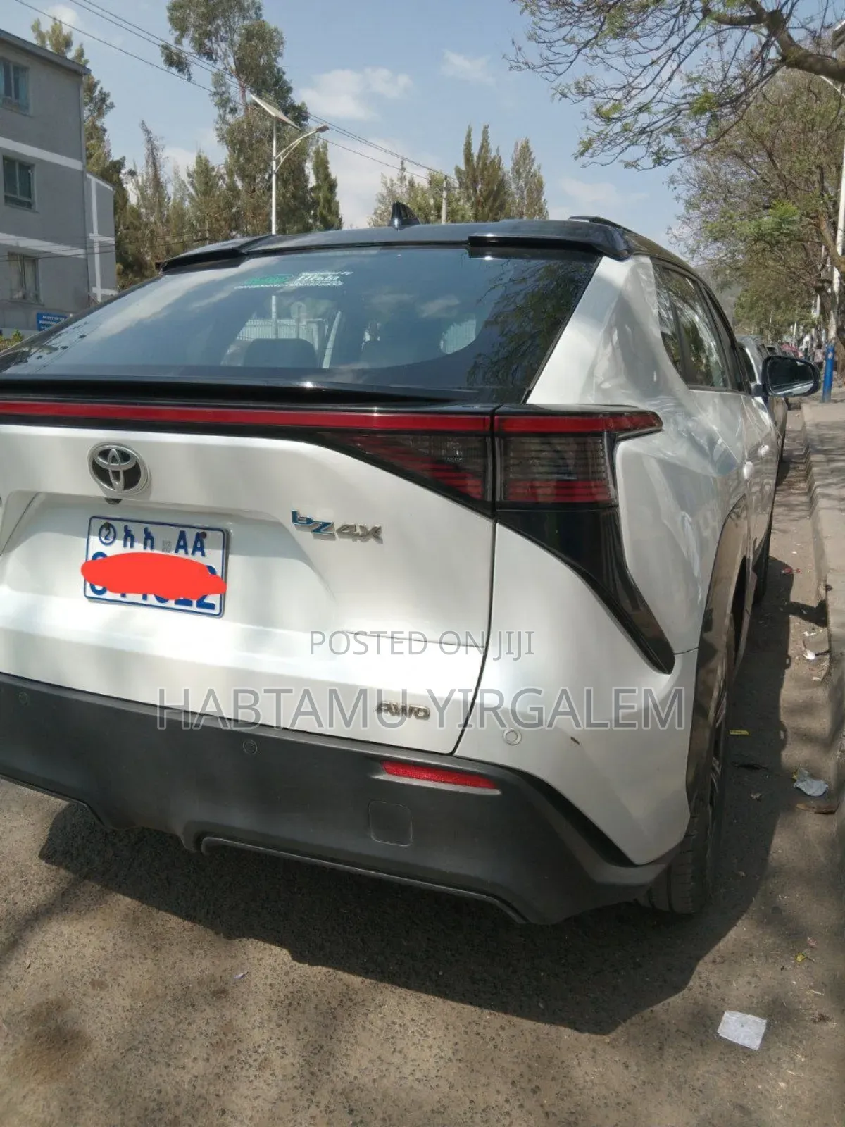 Toyota bZ4X 71.4 kWh AWD 2023 White