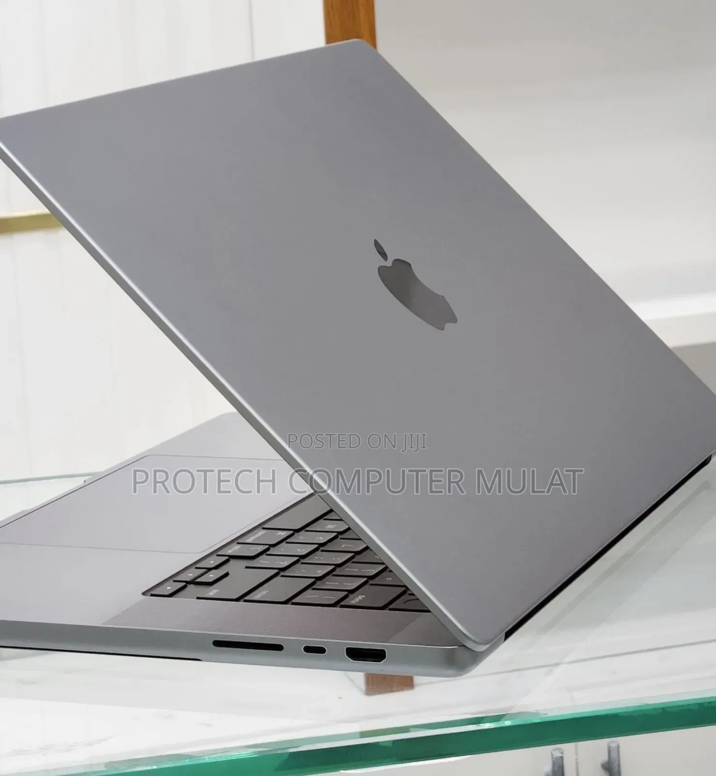 New Laptop Apple MacBook Pro 2021 M1 32GB Apple M1 Max SSD 512GB