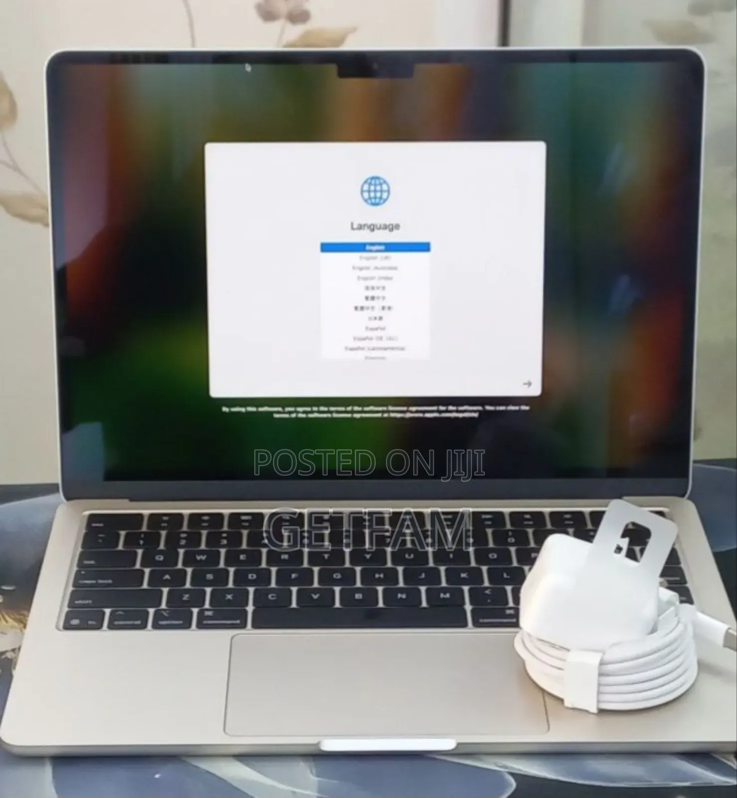 New Apple MacBook Air 2025 M4 13-Inch 16GB Apple M4 Max SSD 256GB