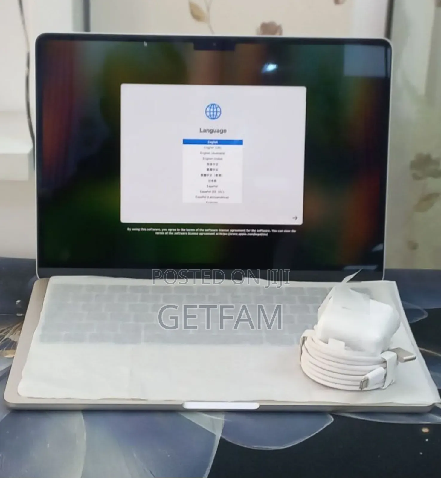New Apple MacBook Air 2025 M4 13-Inch 16GB Apple M4 Max SSD 256GB