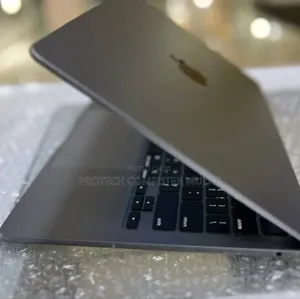 New Laptop Apple MacBook Air 2022 M2 8GB Apple M2 SSD 256GB