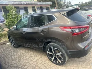 Nissan Qashqai 2018 Brown