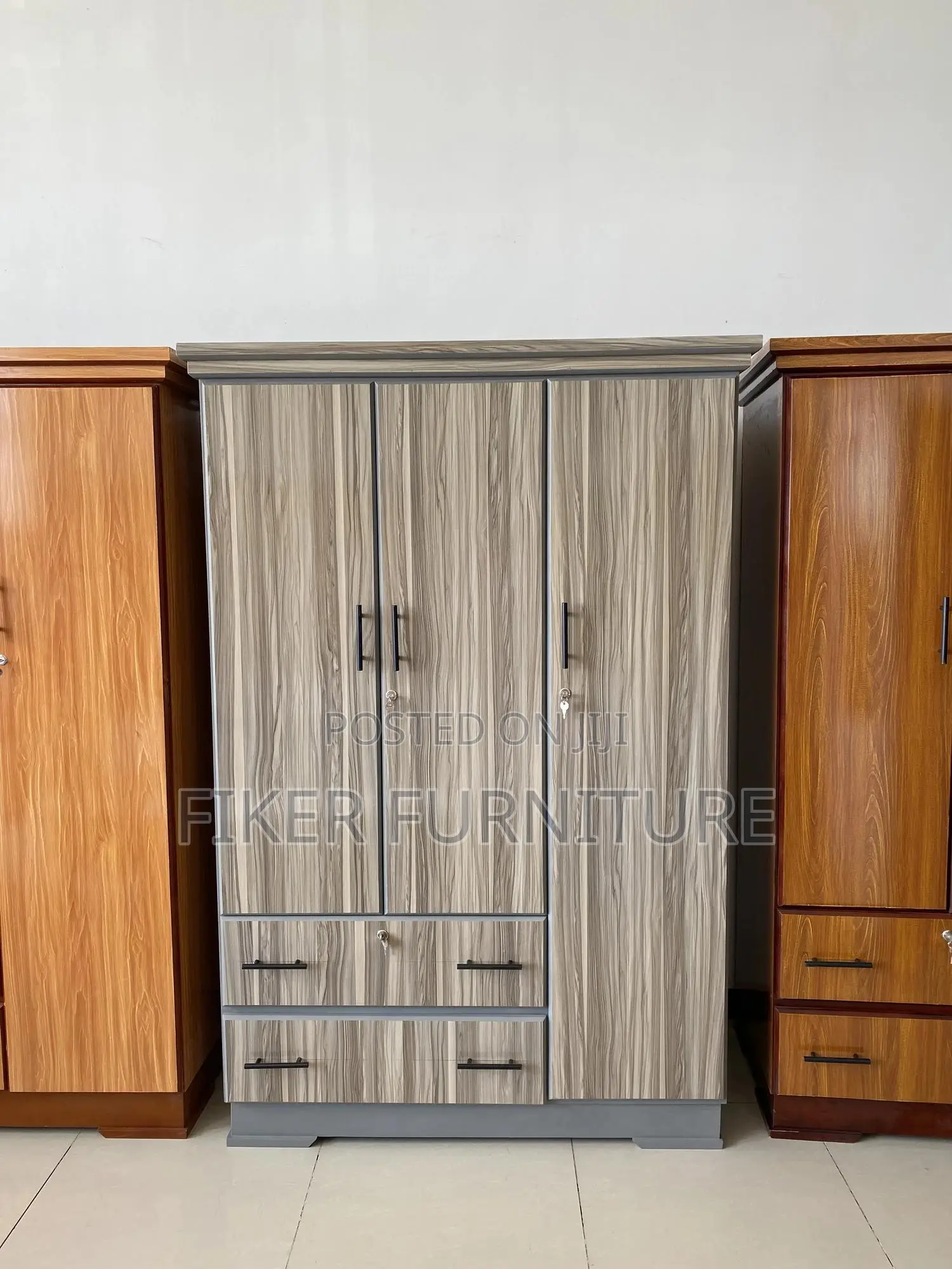 (Closets) ቁምሳጥን