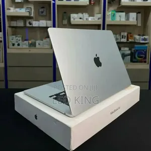 New Laptop Apple MacBook Air 2024 M3 15-Inch 8GB Apple M3 SSD 256GB