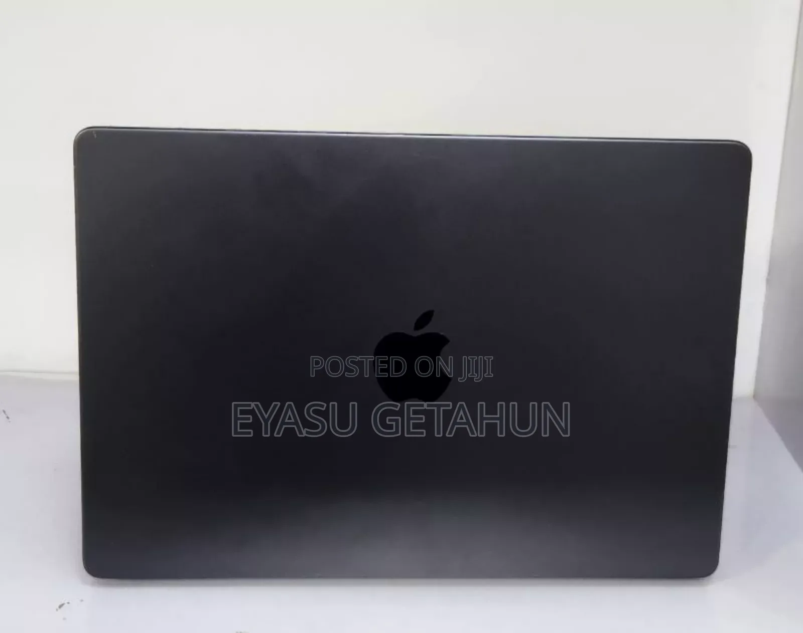 New Laptop Apple MacBook Pro 2024 M4 14-Inch 16GB Apple M4 SSD 512GB