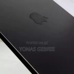 New Laptop Apple MacBook 16GB Apple M4 SSD 512GB