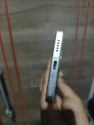 Oppo Reno8 Pro 256 GB Gold