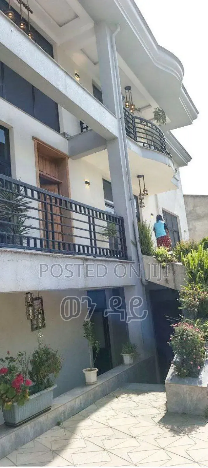 Furnished 7bdrm House in Yeka for sale