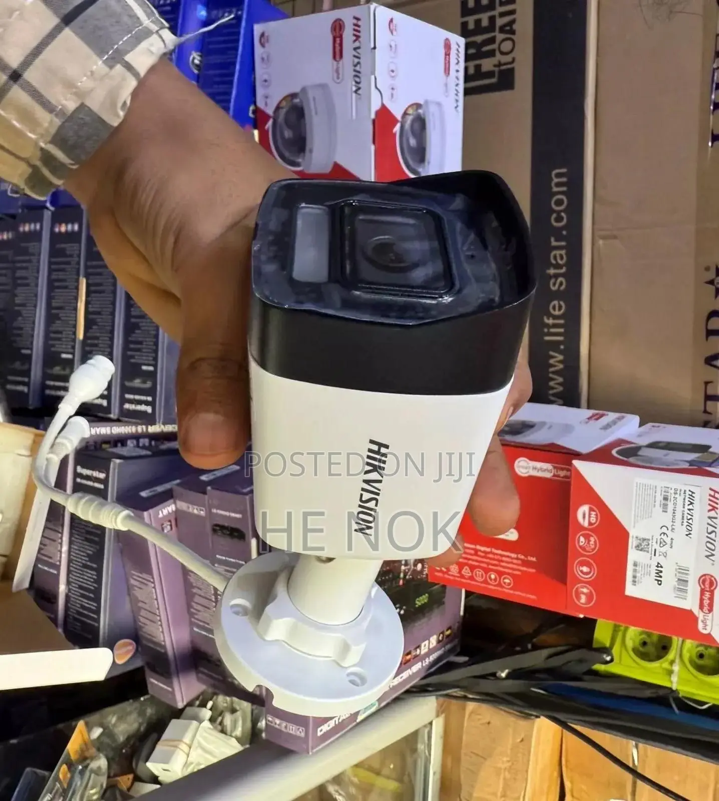 Hikvision 4mp Bullet Camera Hybrid Light