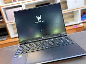 New Laptop Acer Predator Helios 18 PH18-71 16GB Intel Core I9 SSD 1T