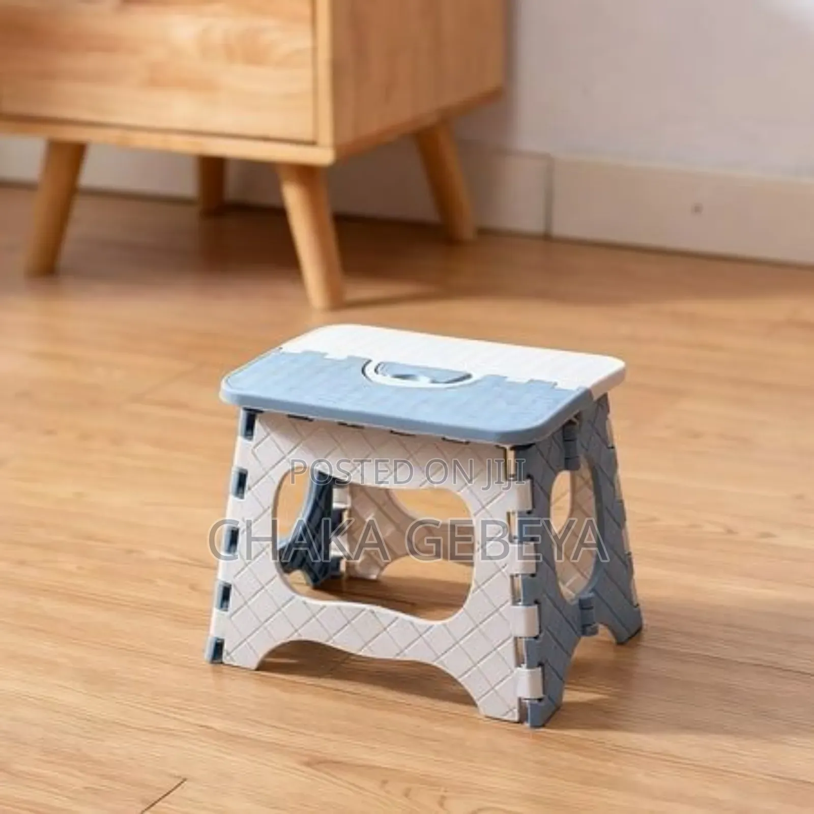 Foldable Portable Stool - Lightweight, Strong, Easy to Carry Anywhere