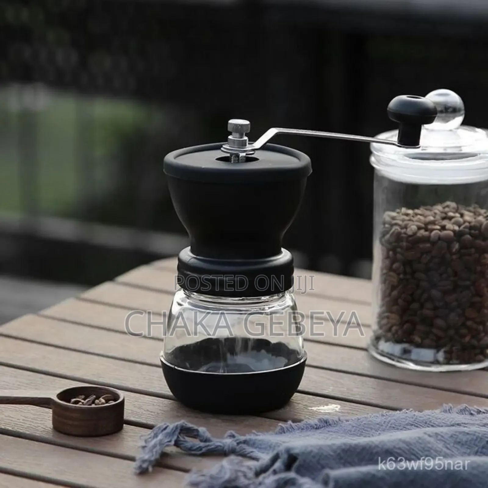 Manual Coffee Grinder - Adjustable Coarseness, Glass Collection Jar