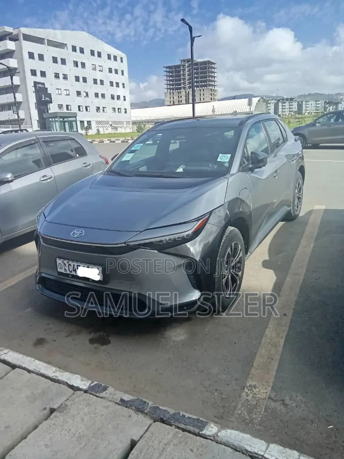 Toyota bZ4X 71.4 kWh AWD 2023 Gray