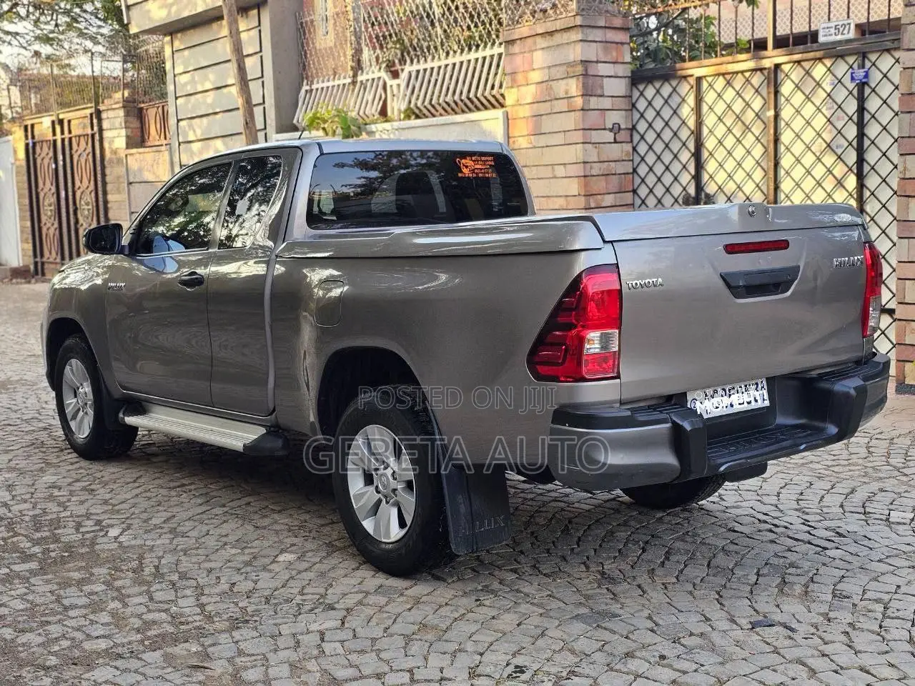 Toyota Hilux 2020 Gray