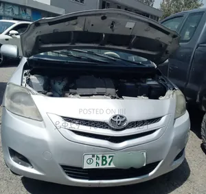 Toyota Belta 2007 Silver