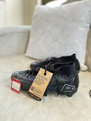 Nike Zoom Mercurial Superfly 9 In A Black, Hyper Royal Colorway