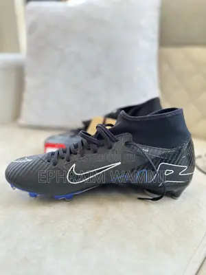 Nike Zoom Mercurial Superfly 9 In A Black, Hyper Royal Colorway