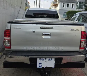Toyota Hilux 2012 Gray
