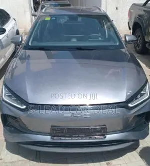 New BYD E2 43 kWh 94 hp FWD 2025 Silver