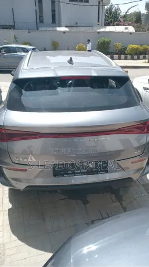 New BYD E2 43 kWh 94 hp FWD 2025 Silver