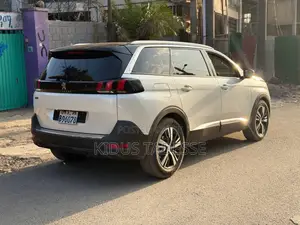 Peugeot 5008 2020 White