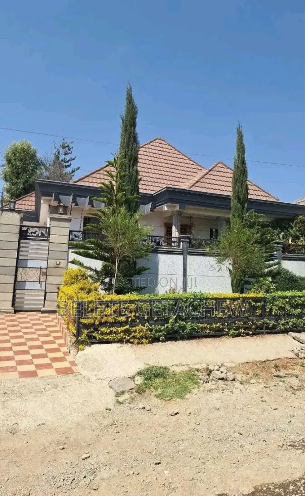 7bdrm Villa in Semit-Meri, Luxury, Bole for sale