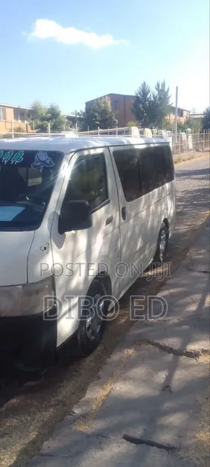 Toyota HiAce 2007 White