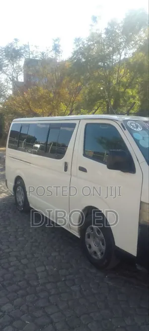 Toyota HiAce 2007 White