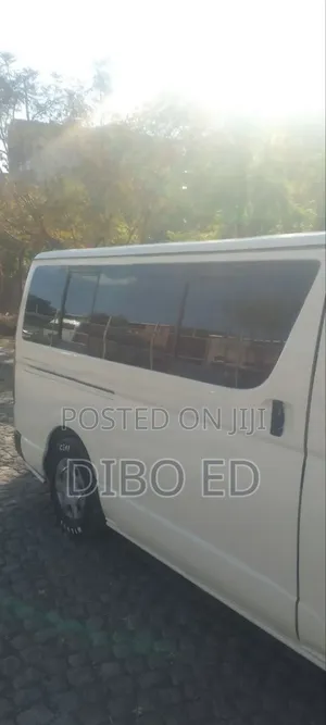 Toyota HiAce 2007 White