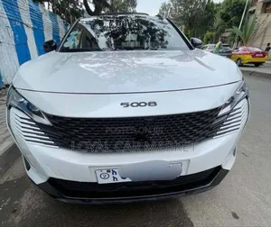 Peugeot 5008 2021 White