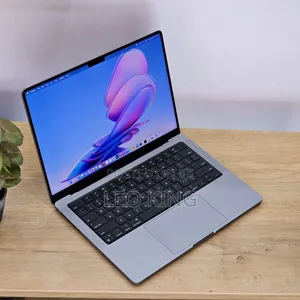 New Laptop Apple MacBook Pro M1 8GB Apple M1 Pro SSD 256GB