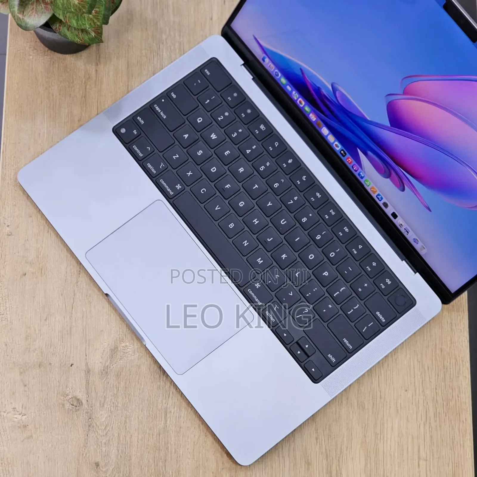 New Laptop Apple MacBook Pro M1 8GB Apple M1 Pro SSD 256GB