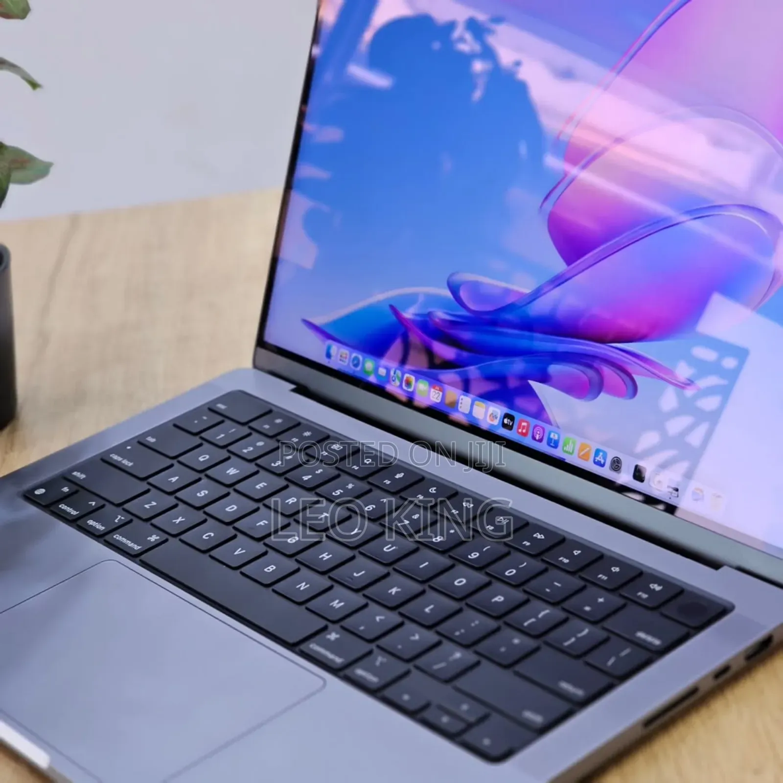 New Laptop Apple MacBook Pro M1 8GB Apple M1 Pro SSD 256GB