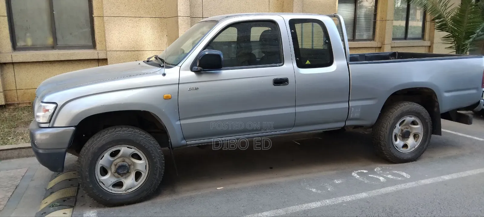 Toyota Hilux 2004 Gray