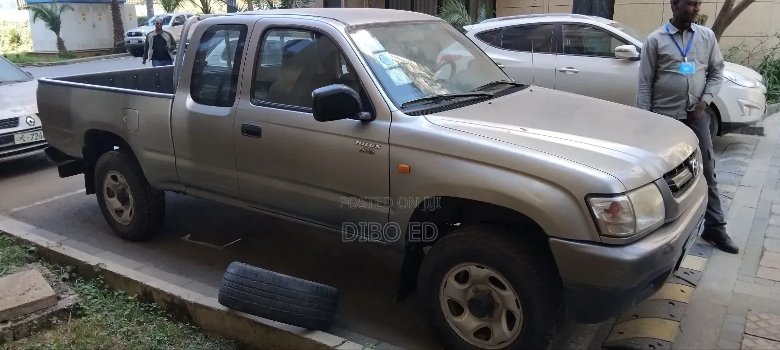 Toyota Hilux 2004 Gray