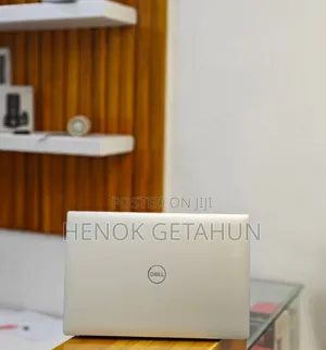 New Laptop Dell XPS 15 16GB Intel Core I9 SSD 512GB