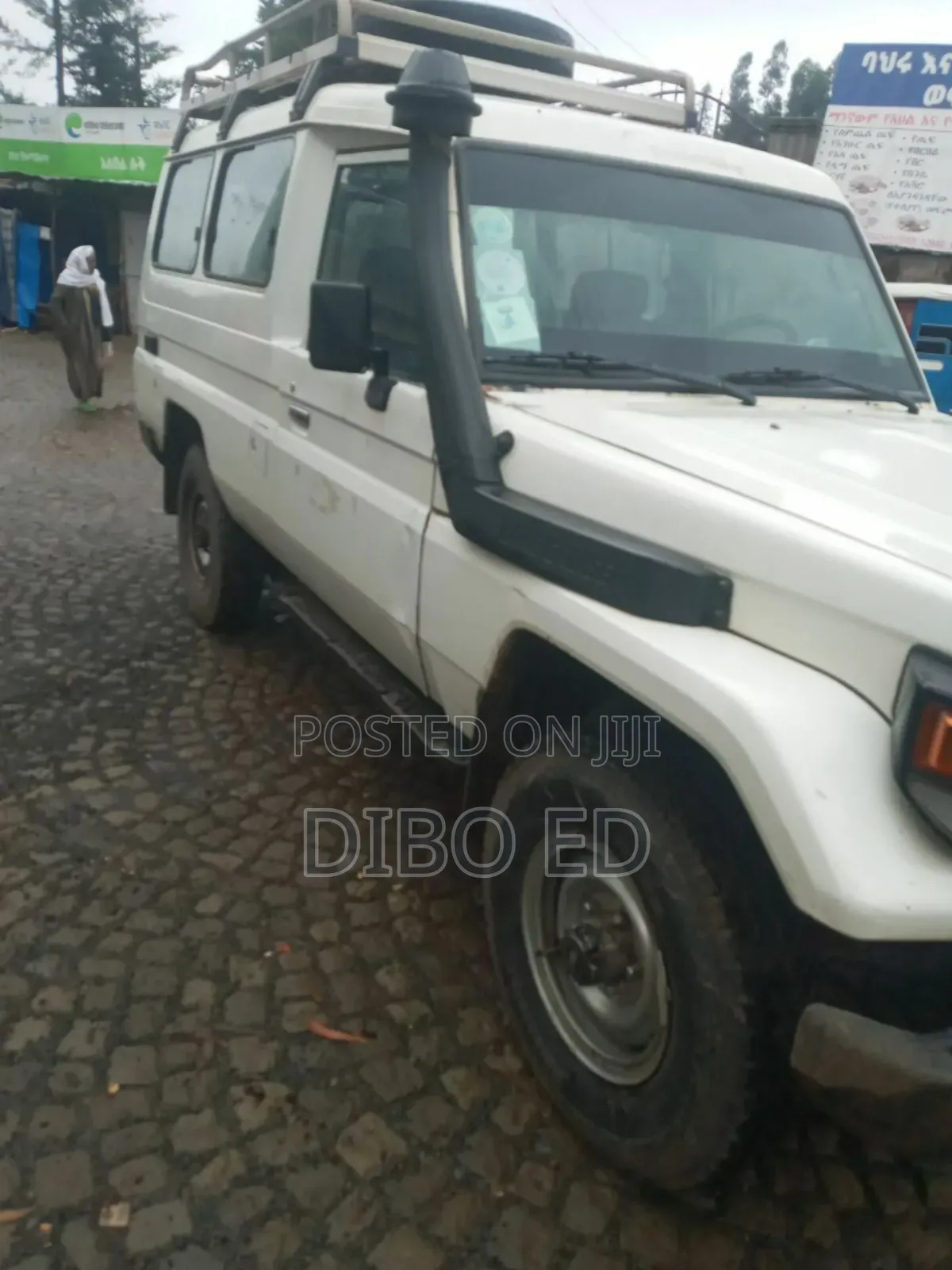 Toyota Land Cruiser 2002 White