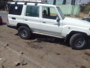 Toyota Land Cruiser 2009 White