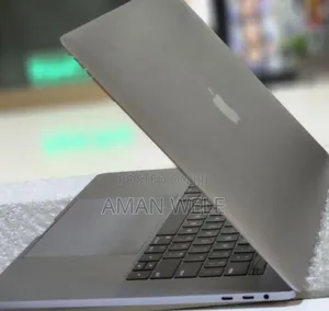 New Laptop Apple MacBook Pro 2017 16GB Intel Core I7 SSD 512GB